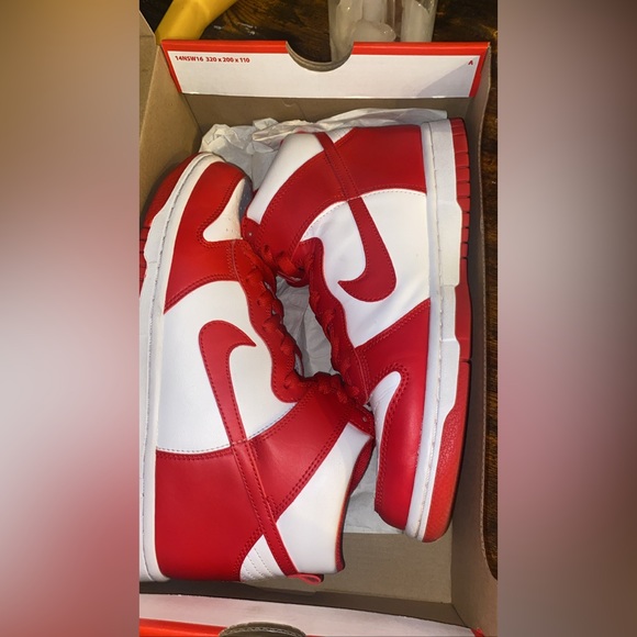 red/white university dunks - Picture 1 of 3